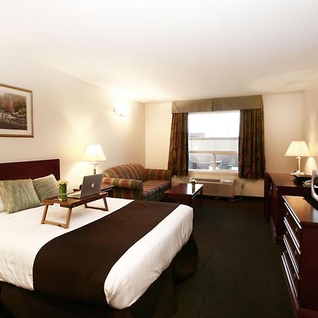 Foxwood Inn & Suites Drayton Valley ภายนอก รูปภาพ