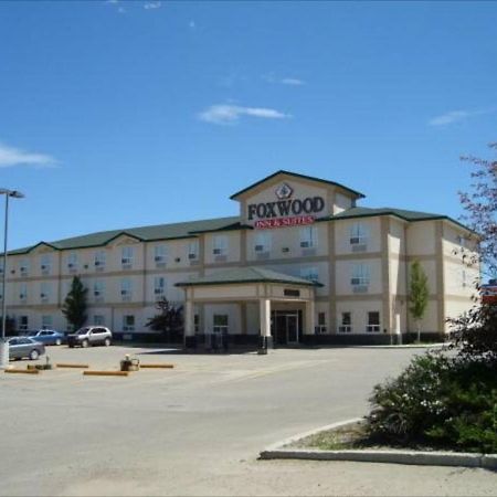 Foxwood Inn & Suites Drayton Valley ภายนอก รูปภาพ