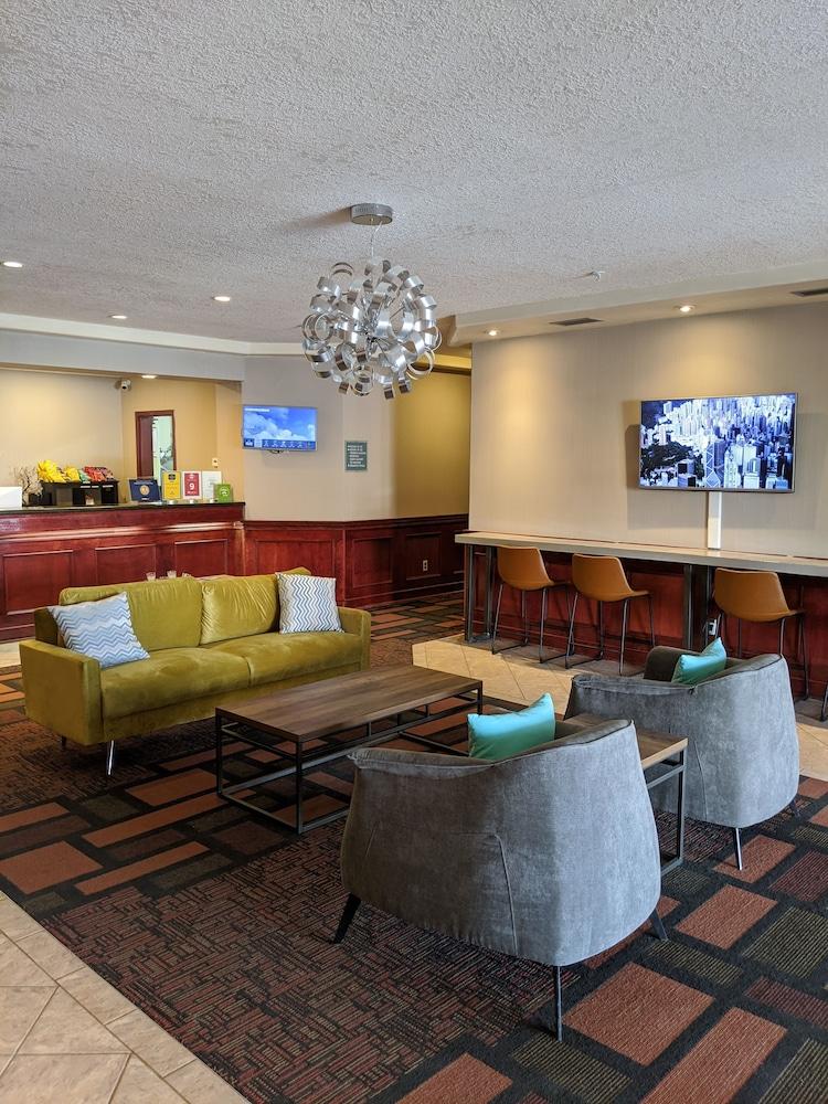 Foxwood Inn & Suites Drayton Valley ภายนอก รูปภาพ